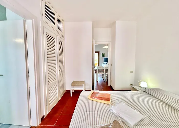 5 Beds In Just 500 Mt From The Sea