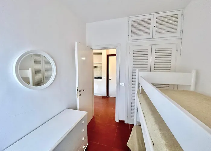 5 Beds In Just 500 Mt From The Sea Daire Costa Paradiso