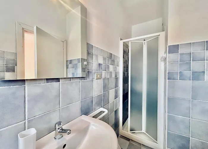 5 Beds In Just 500 Mt From The Sea *